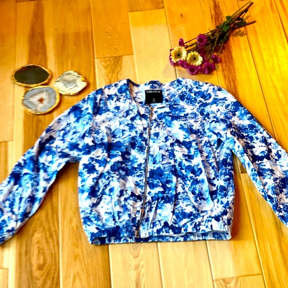 sienna & bellini Jackets & Blazers - NWOT-Sienna&Bellini Blue/White Floral BomberJacket
